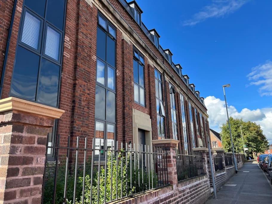 No5 At 53 - 2 Bed Apartment In Leek, Staffs Peak District Exterior photo