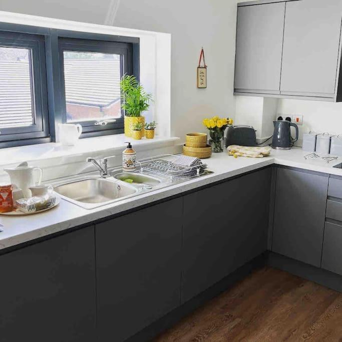 No5 At 53 - 2 Bed Apartment In Leek, Staffs Peak District Exterior photo